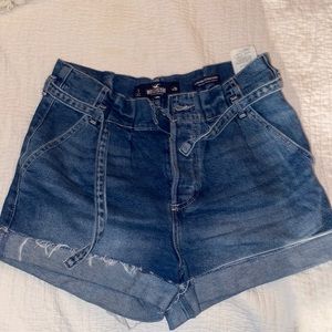 Hollister Ultra High Rise Mom Shorts